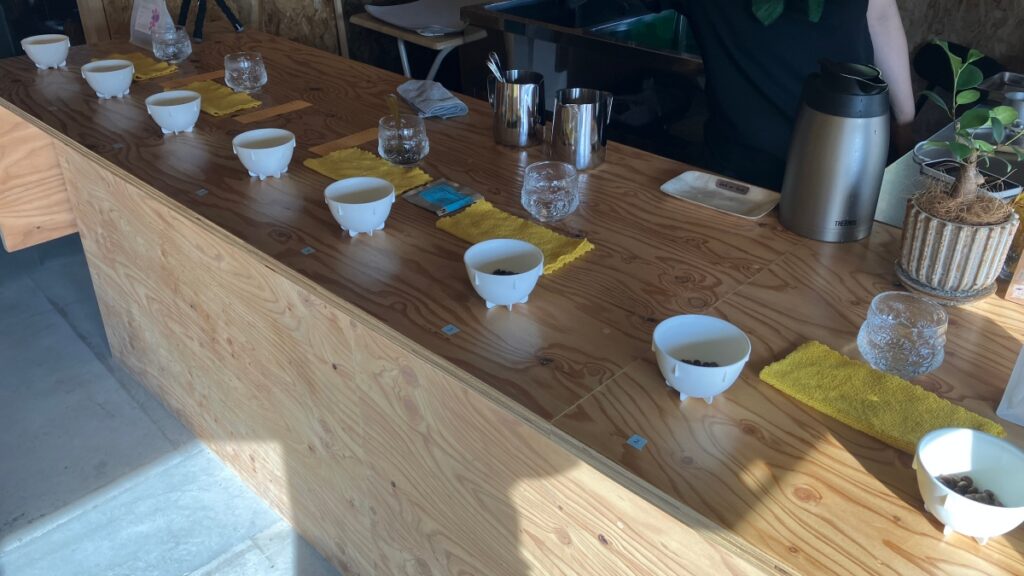 Em Coffee@丸亀でのパブリックカッピングの様子