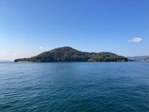 本島フェリーのデッキからの風景