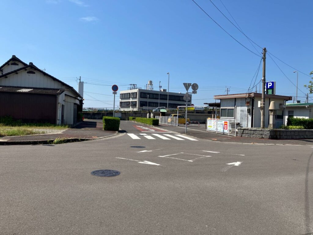 丸亀港近くの分岐点